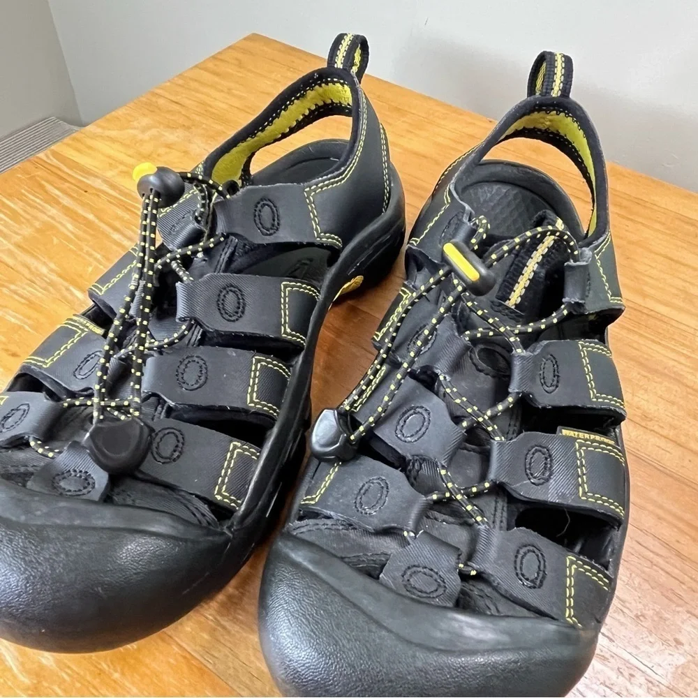 Keen Big Kids Newport H2 Nubuck Hybrid Sandals Waterproof Unisex